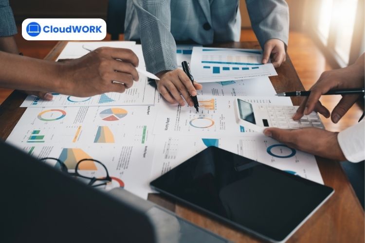 Bước cuối cùng trong quy trình là kiểm soát, đánh giá và điều chỉnh